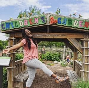 Meet your Posher, Nikia